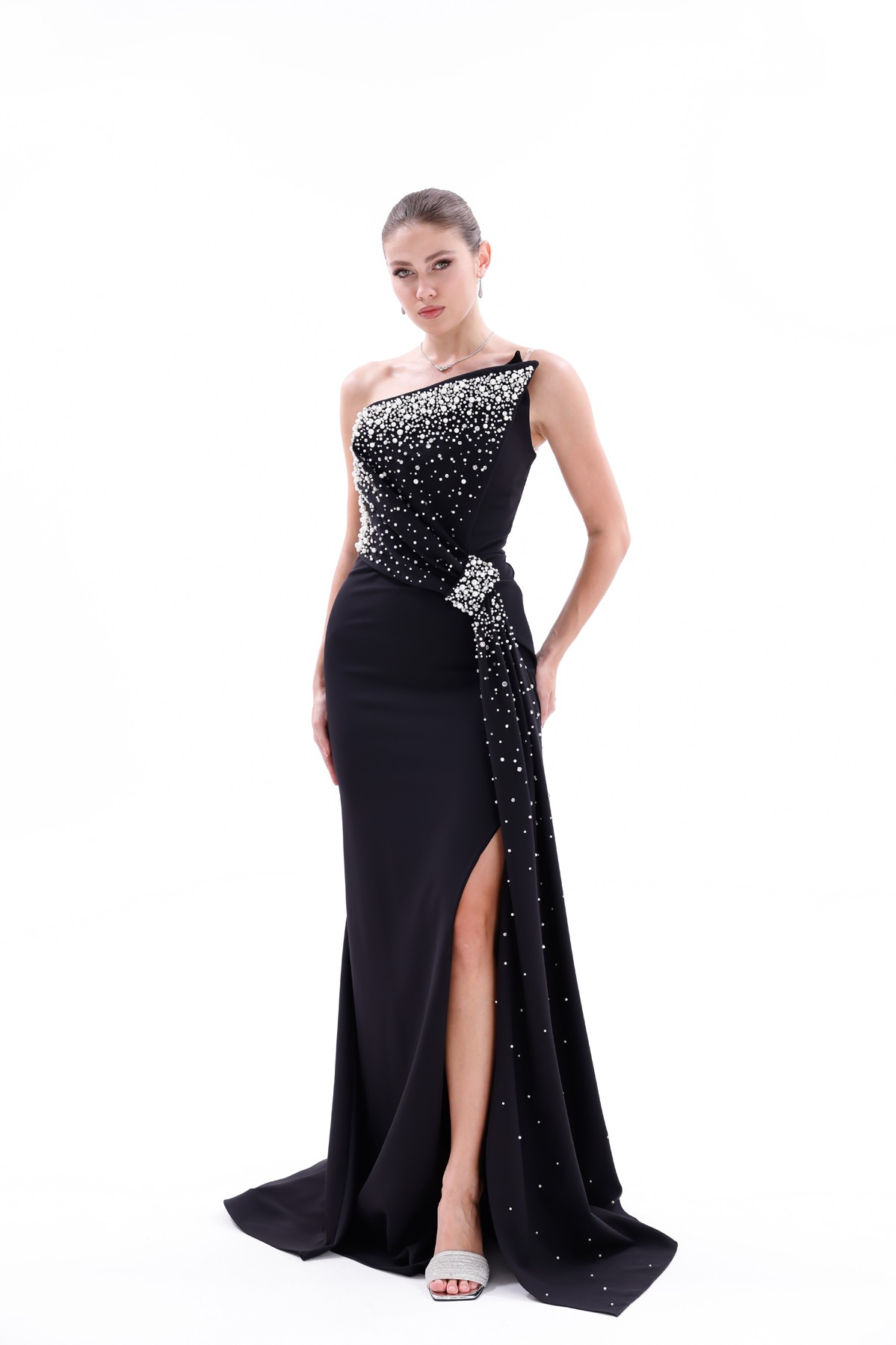 BDM Exclusive Asimetrik Drape İnci Taş Aplikeli Yırtmaçlı Krep Abiye Elbise BDM Exclusive Asimetrik Drape İnci Taş Aplikeli Yırtmaçlı Krep Abiye Elbise