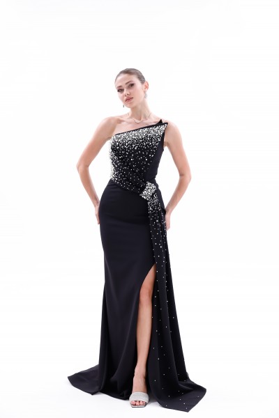 BDM Exclusive Asimetrik Drape İnci Taş Aplikeli Yırtmaçlı Krep Abiye Elbise BDM Exclusive Asimetrik Drape İnci Taş Aplikeli Yırtmaçlı Krep Abiye Elbise