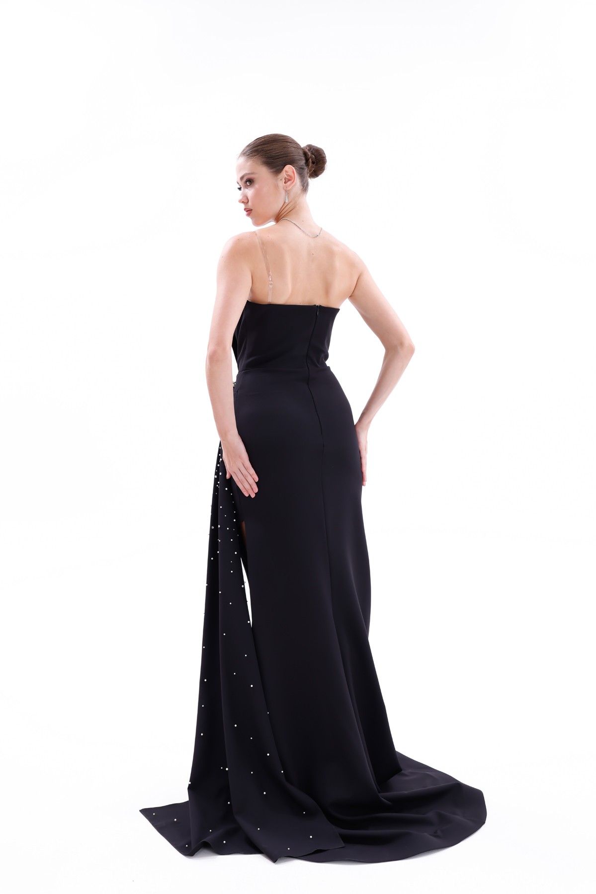 BDM Exclusive Asimetrik Drape İnci Taş Aplikeli Yırtmaçlı Krep Abiye Elbise BDM Exclusive Asimetrik Drape İnci Taş Aplikeli Yırtmaçlı Krep Abiye Elbise