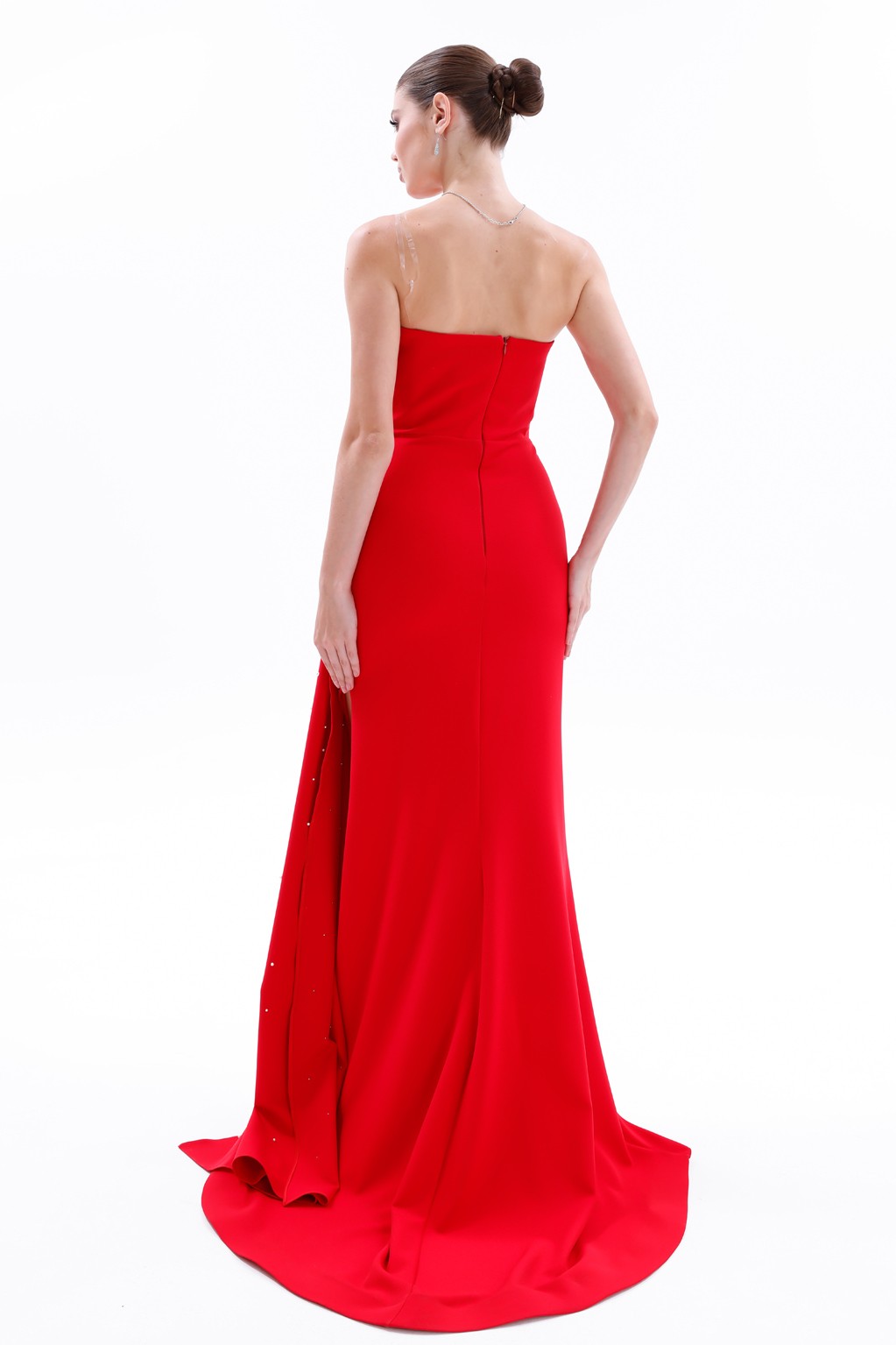 BDM Exclusive Asimetrik Drape İnci Taş Aplikeli Yırtmaçlı Krep Abiye Elbise BDM Exclusive Asimetrik Drape İnci Taş Aplikeli Yırtmaçlı Krep Abiye Elbise