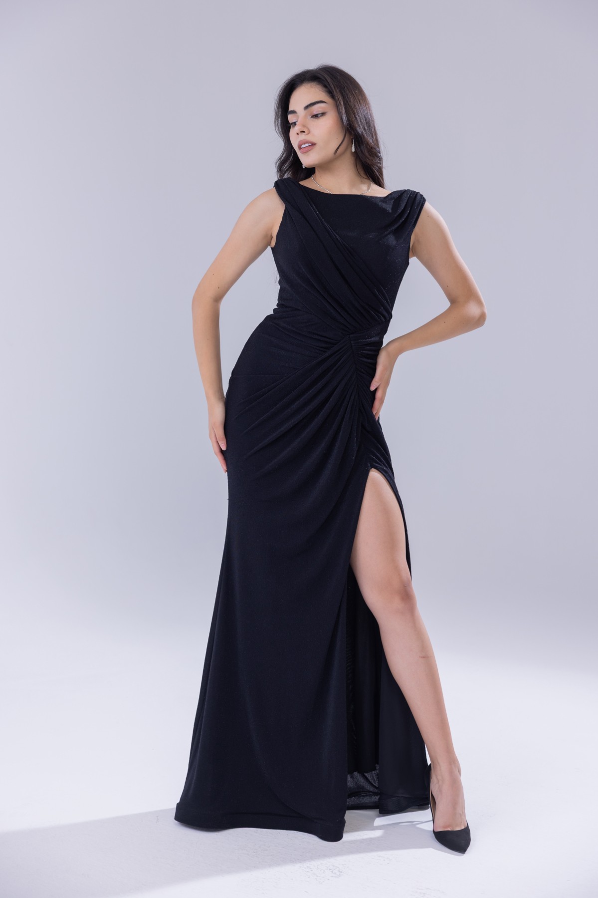 BDM Exclusive Işıltılı Drape Detaylı Kayık Yaka Uzun Yırtmaçlı Premium Abiye Elbise