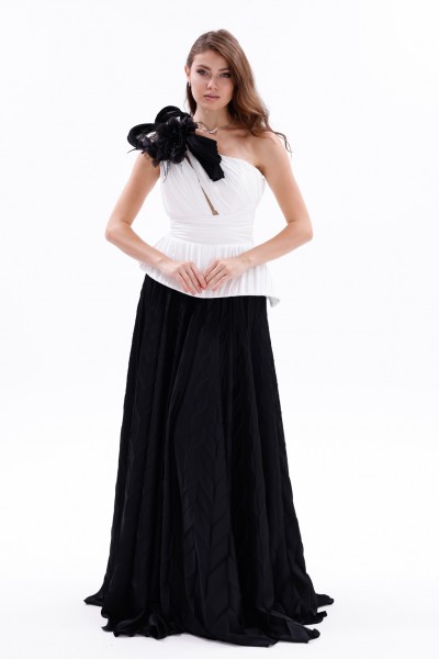 BDM Exclusive Tek Omuz Piliseli Peplum Çiçek Aplikeli Uzun Saten Abiye Elbise