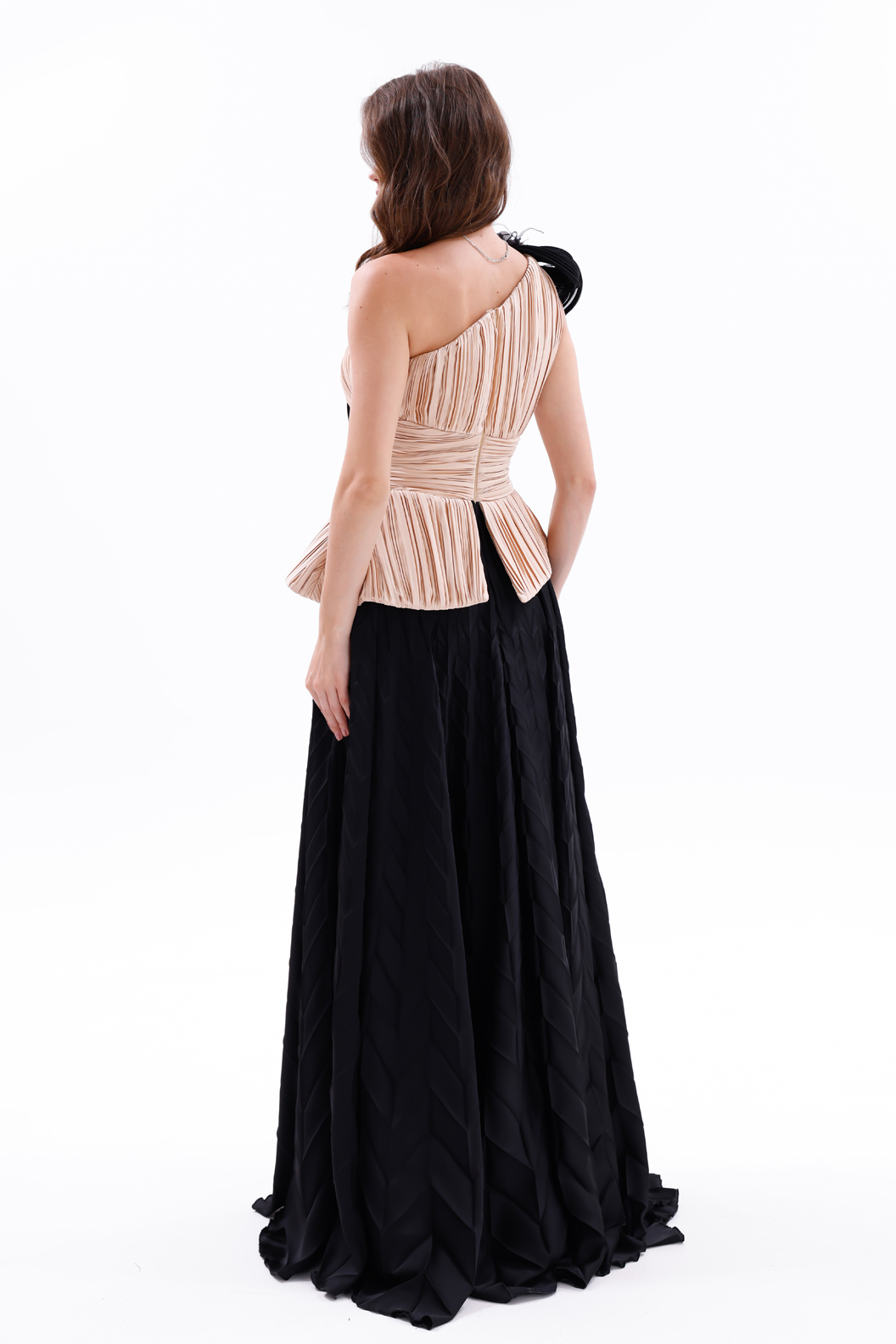 BDM Exclusive Tek Omuz Piliseli Peplum Çiçek Aplikeli Uzun Saten Abiye Elbise