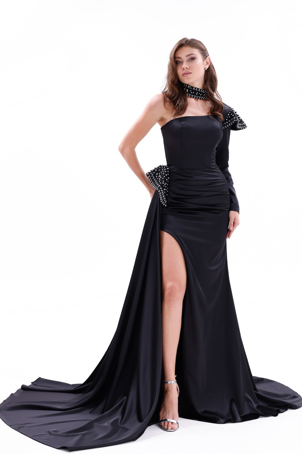 BDM Exclusive Tek Omuz Taş İşlemeli Choker Detaylı Yırtmaçlı Uzun Saten Abiye Elbise