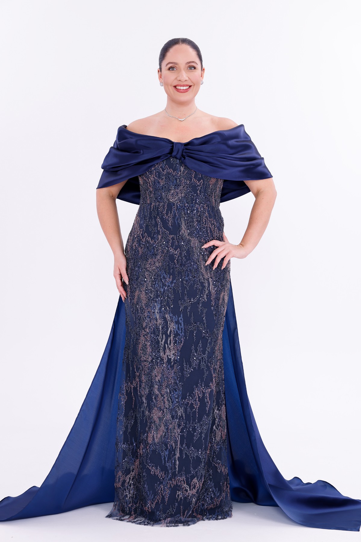 BDM Exclusive Straplez Pul Payet İşlemeli Organze Pelerinli Büyük Beden Abiye Elbise