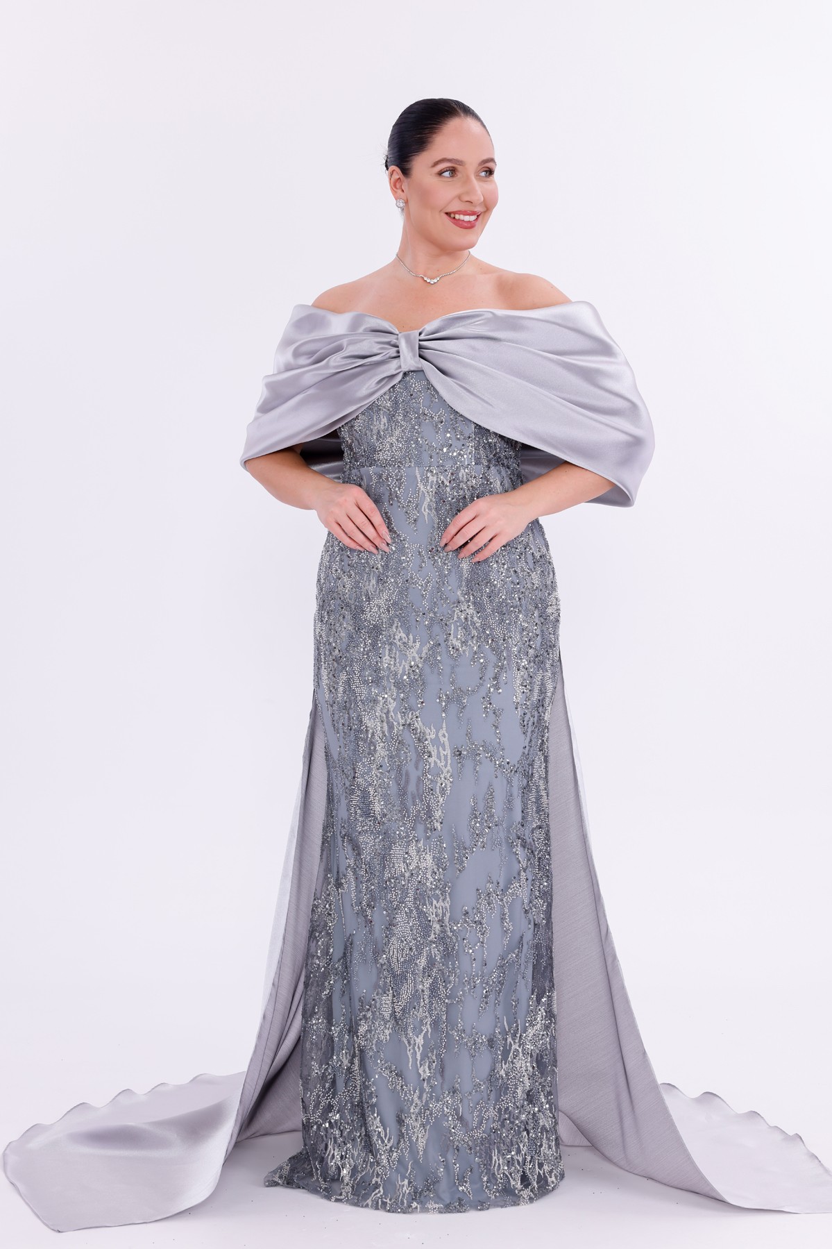BDM Exclusive Straplez Pul Payet İşlemeli Organze Pelerinli Büyük Beden Abiye Elbise