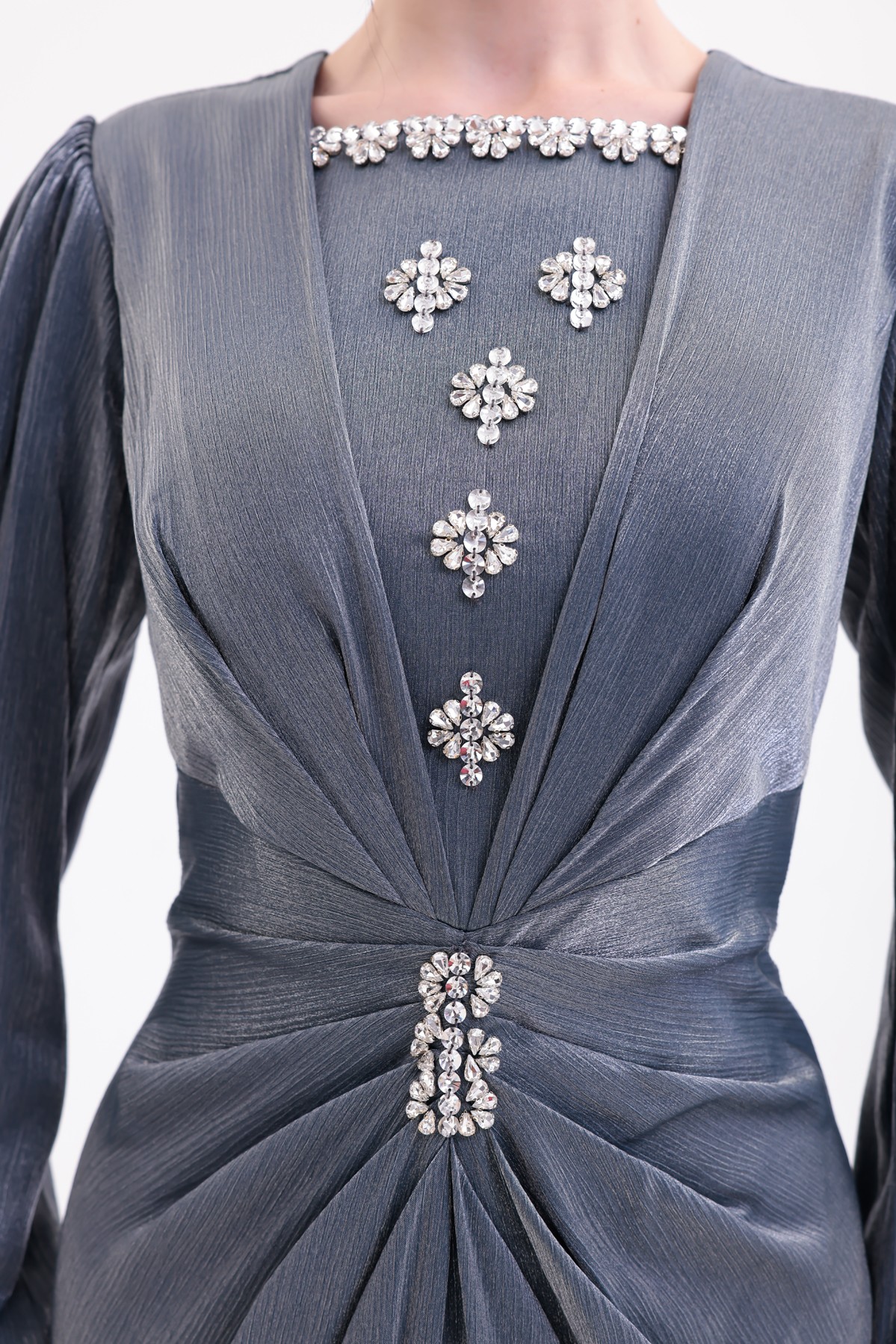 BDM Exclusive Taş Detaylı Drape Gövdeli Uzun Kollu Premium Abiye Elbise