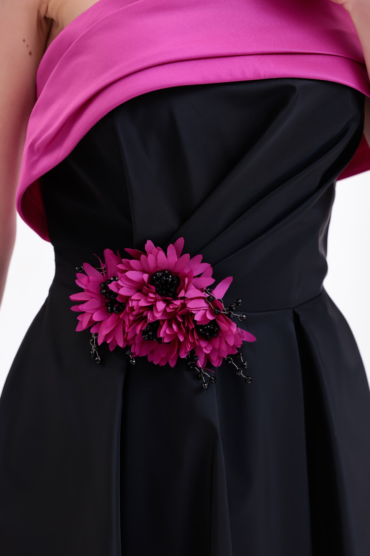 BDM Exclusive Tafta Çiçek Detaylı Off-Shoulder Premium Abiye Elbise