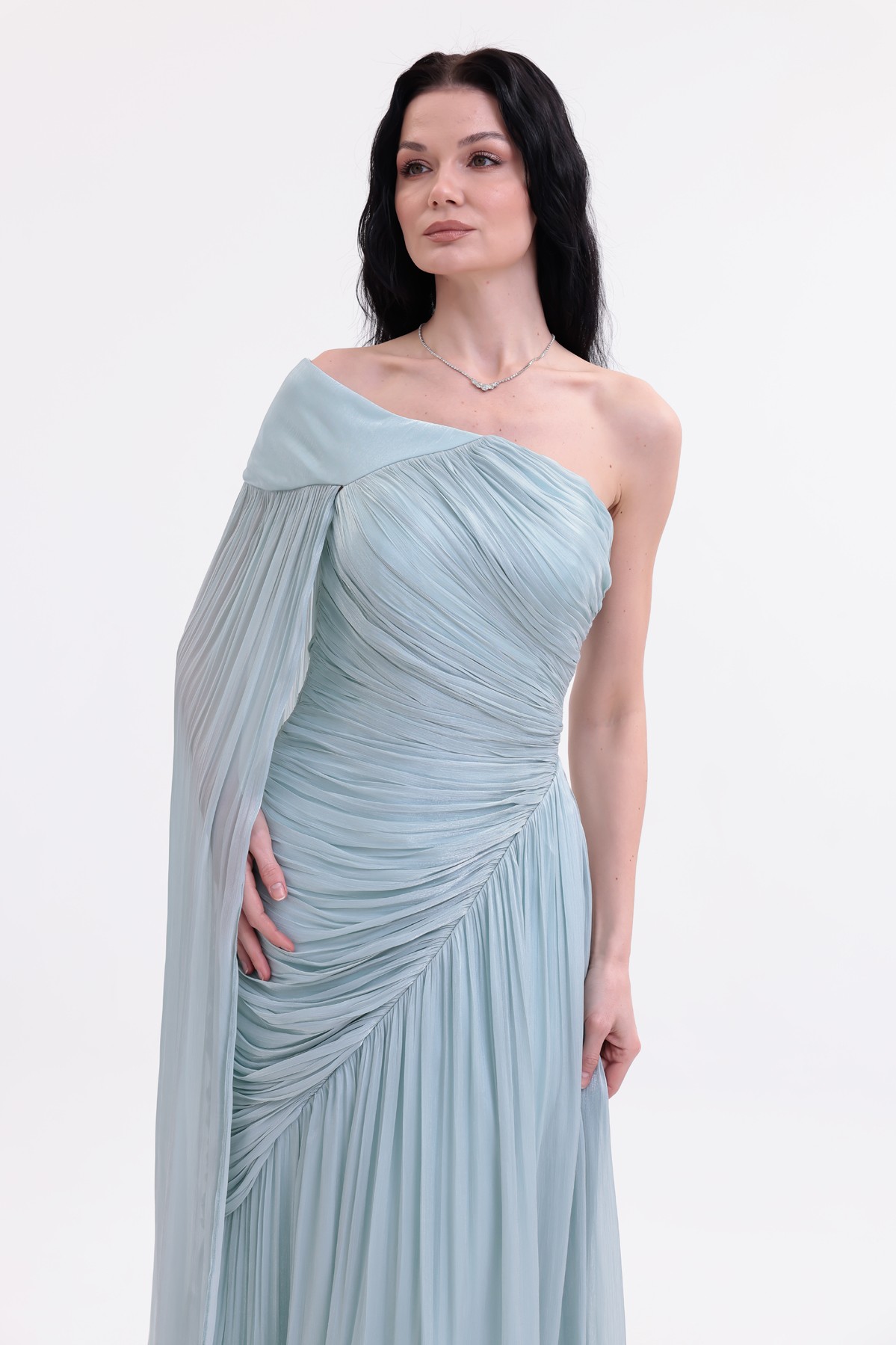 BDM Exclusive Parlak Şifon Drape Kollu Tek Omuz Premium Abiye Elbise