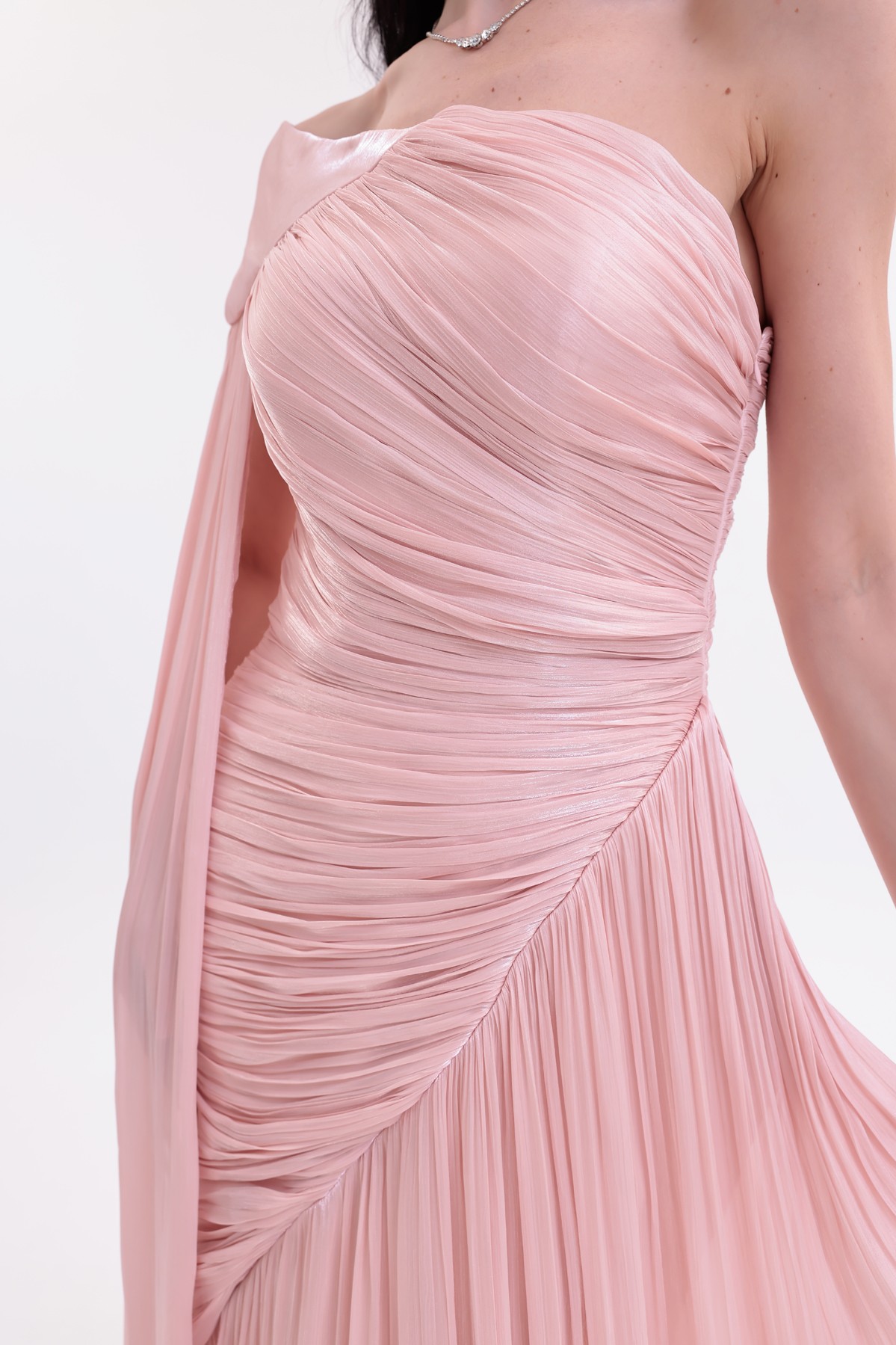 BDM Exclusive Parlak Şifon Drape Kollu Tek Omuz Premium Abiye Elbise