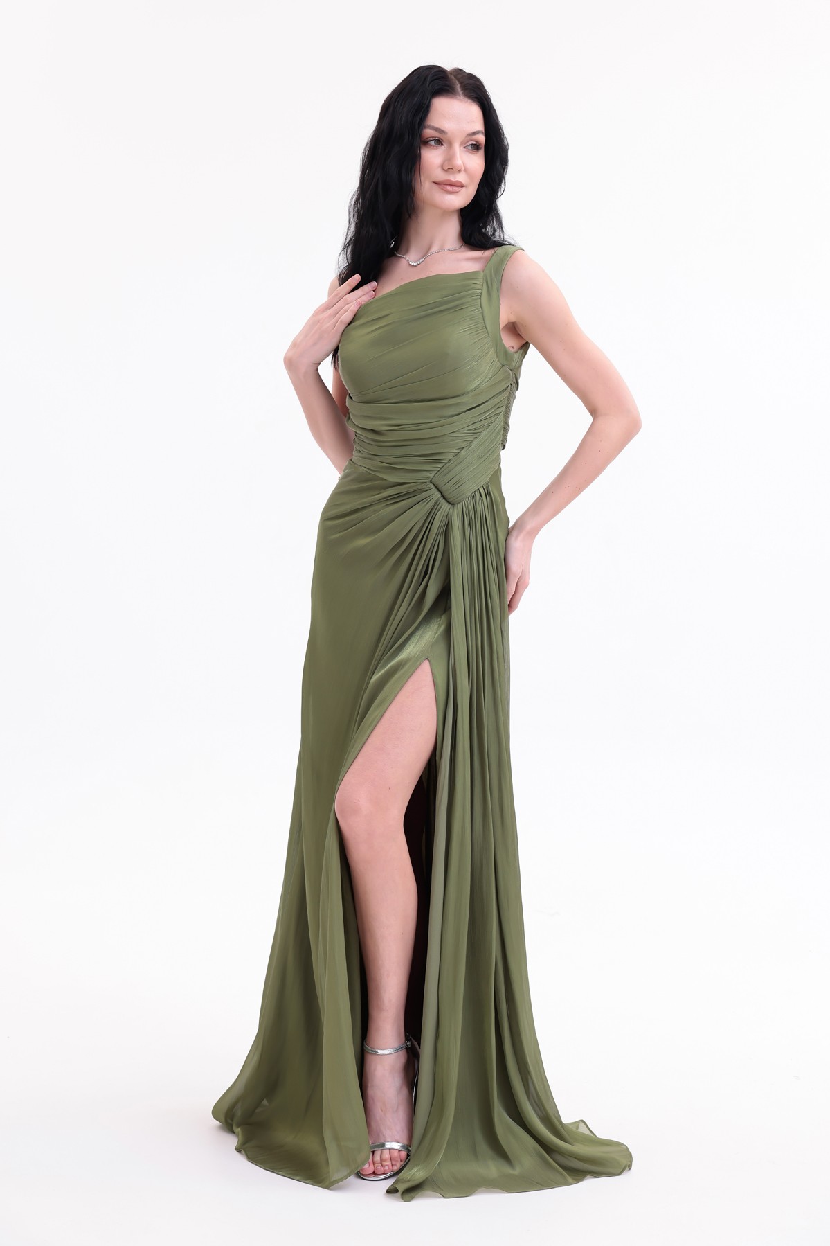 BDM Exclusive Parlak Şifon Drape Detaylı Tek Omuz Yırtmaçlı Premium Abiye Elbise