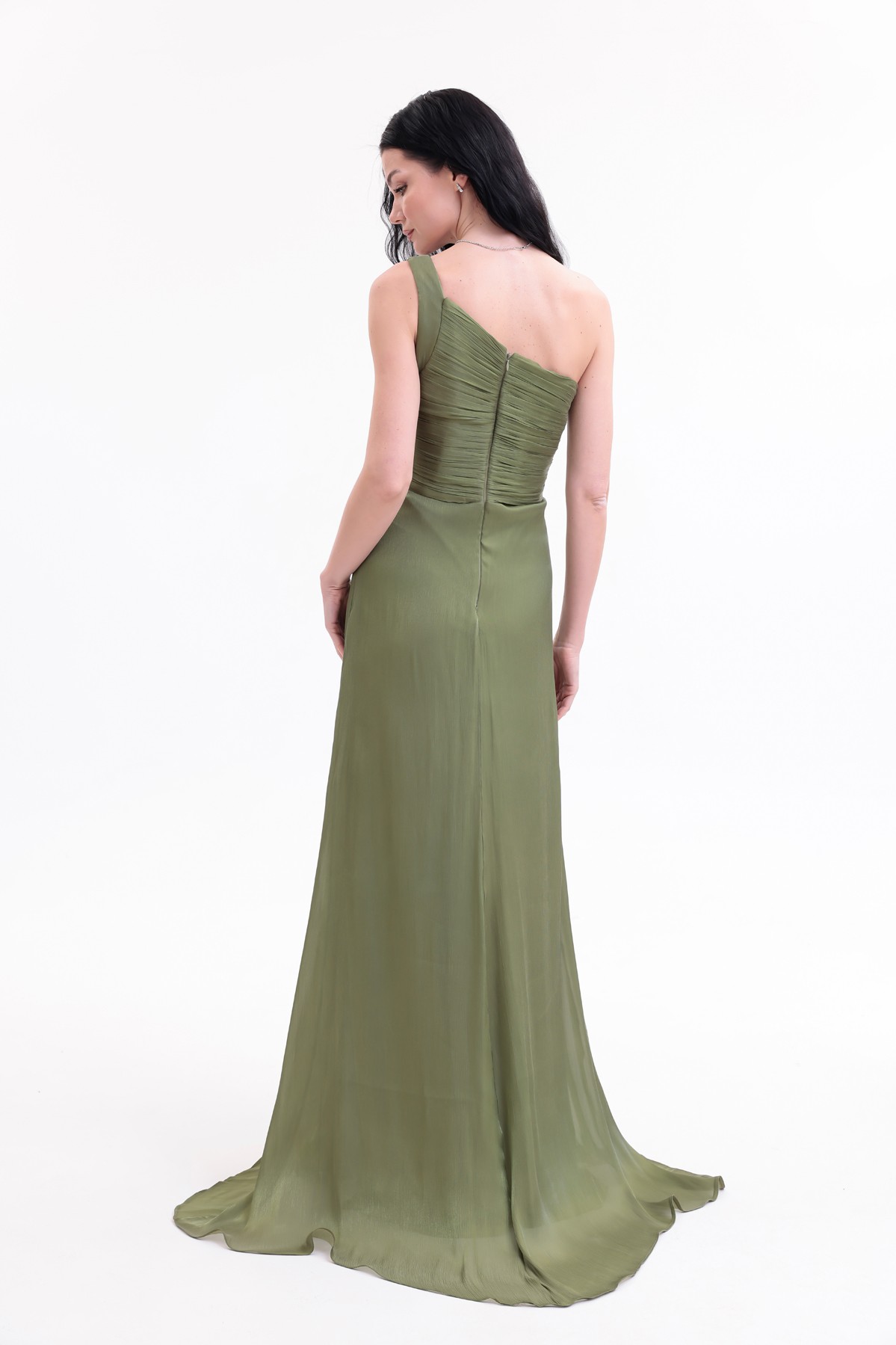 BDM Exclusive Parlak Şifon Drape Detaylı Tek Omuz Yırtmaçlı Premium Abiye Elbise