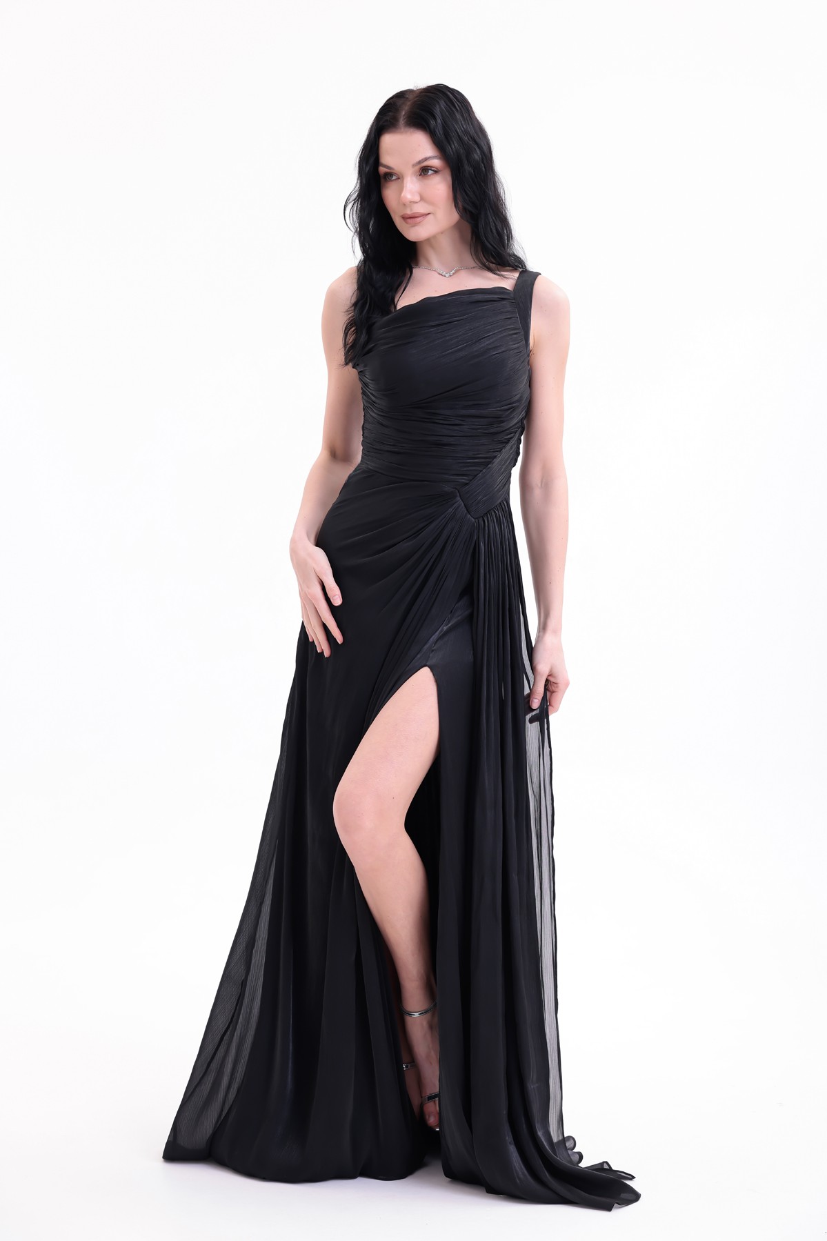 BDM Exclusive Parlak Şifon Drape Detaylı Tek Omuz Yırtmaçlı Premium Abiye Elbise