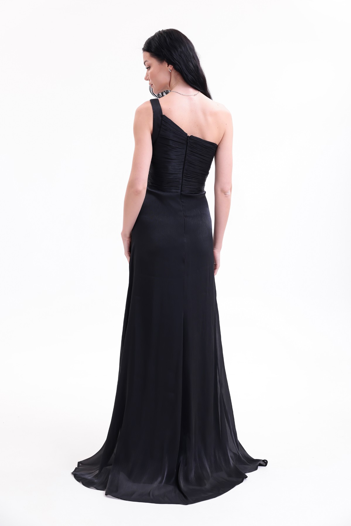BDM Exclusive Parlak Şifon Drape Detaylı Tek Omuz Yırtmaçlı Premium Abiye Elbise